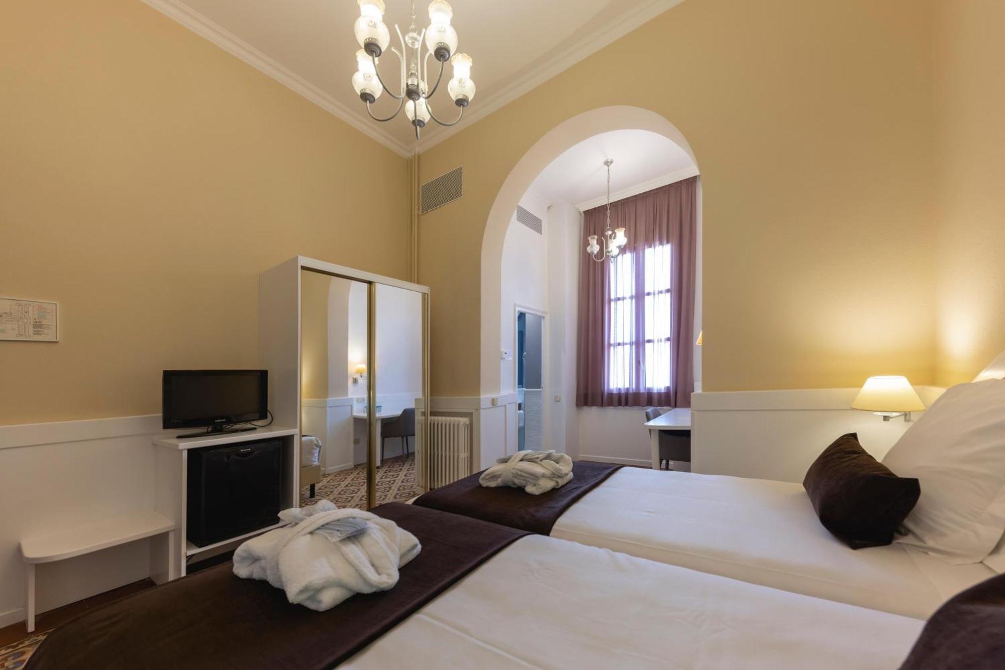 1881 Hotel Balneario Vichy Catalan كالذيس ذي مالافييّا المظهر الخارجي الصورة